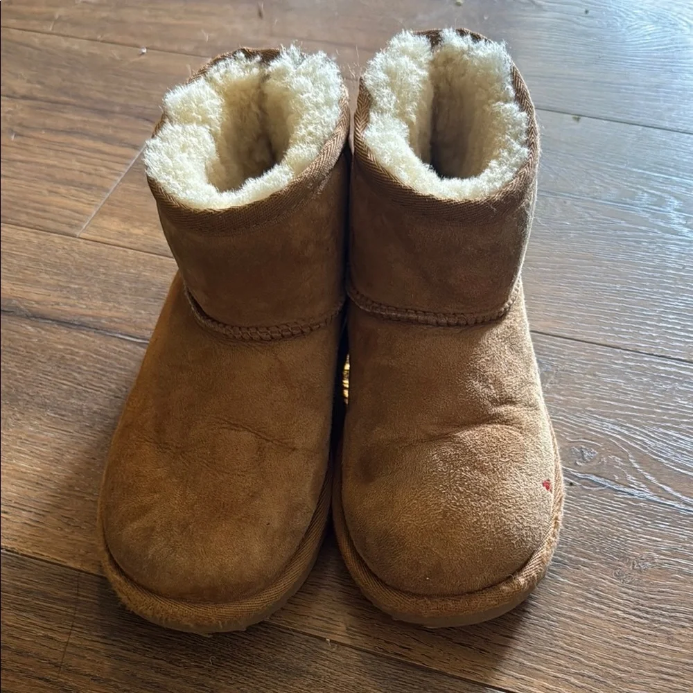 UGG kids Classic Chestnut Shearling Booties
